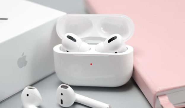 airpods blinking orange 
