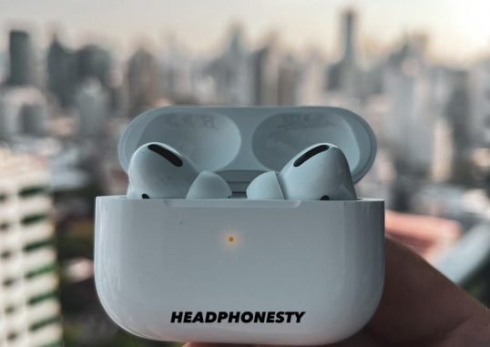 airpods flashing orange 