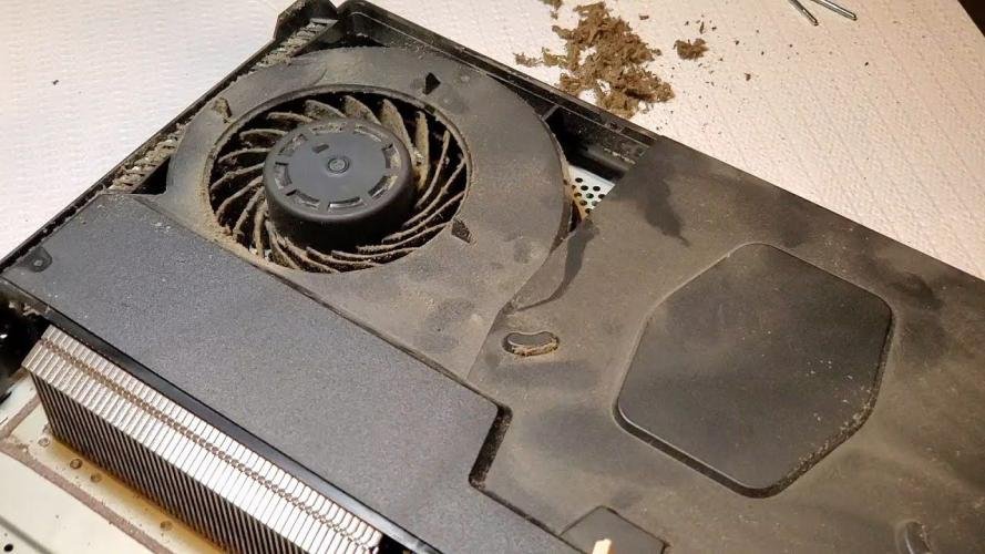 Dirty PS4 can be a reason for PS4 white light of death